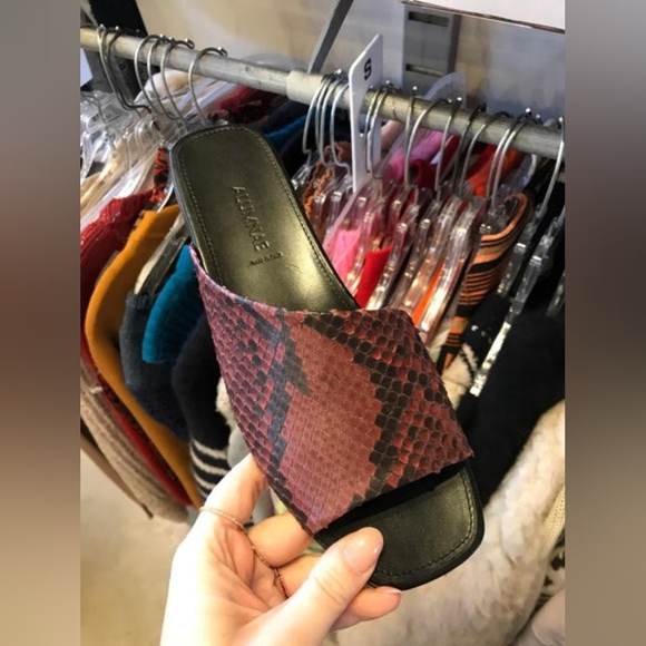 NIB Alumnae python flats